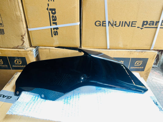 DUKE GEN-2 TANK PANEL RH GLOSS BLACK Part no:-()