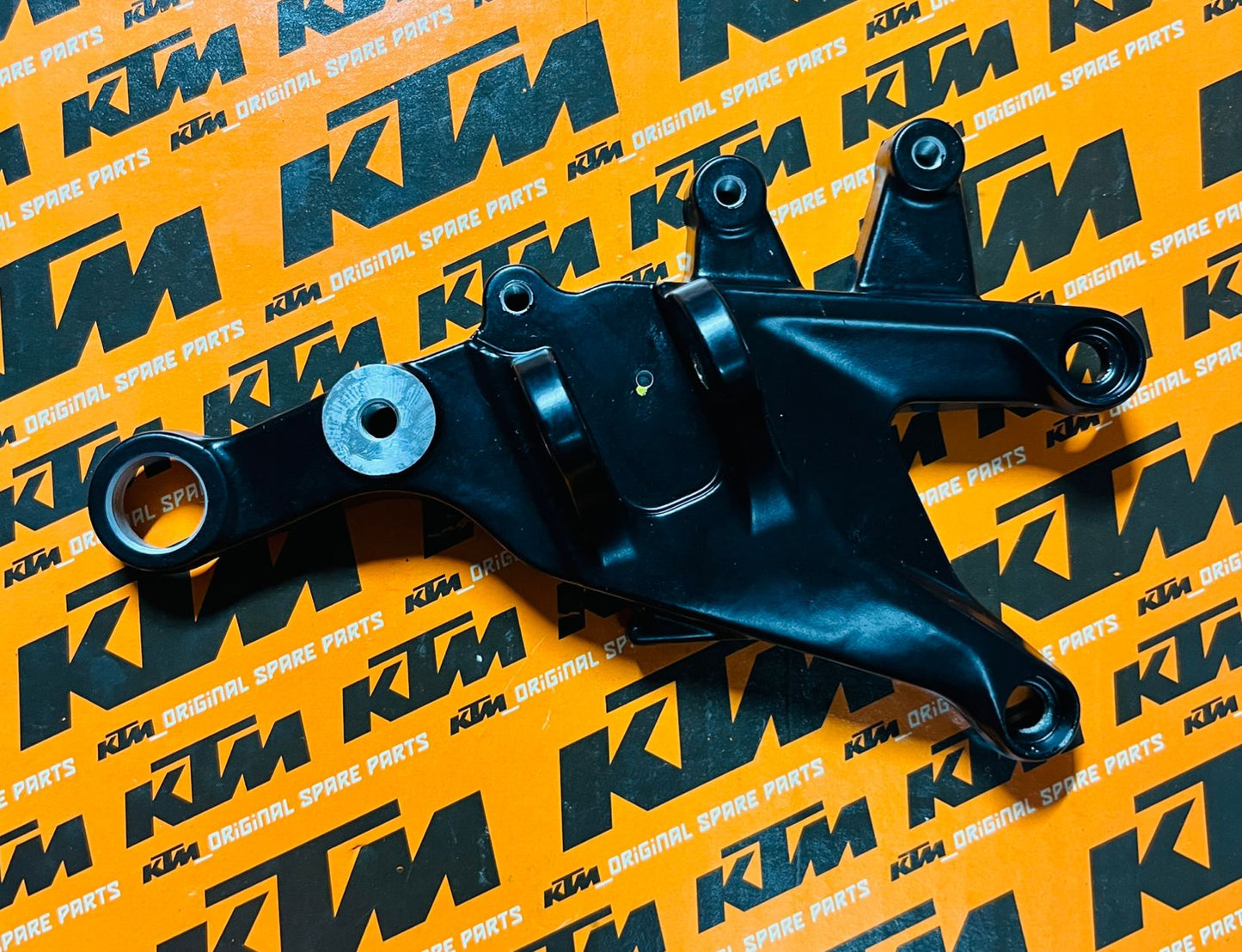 STEP HOLDER (LH+RH) KTM DUKE GENERATION-3