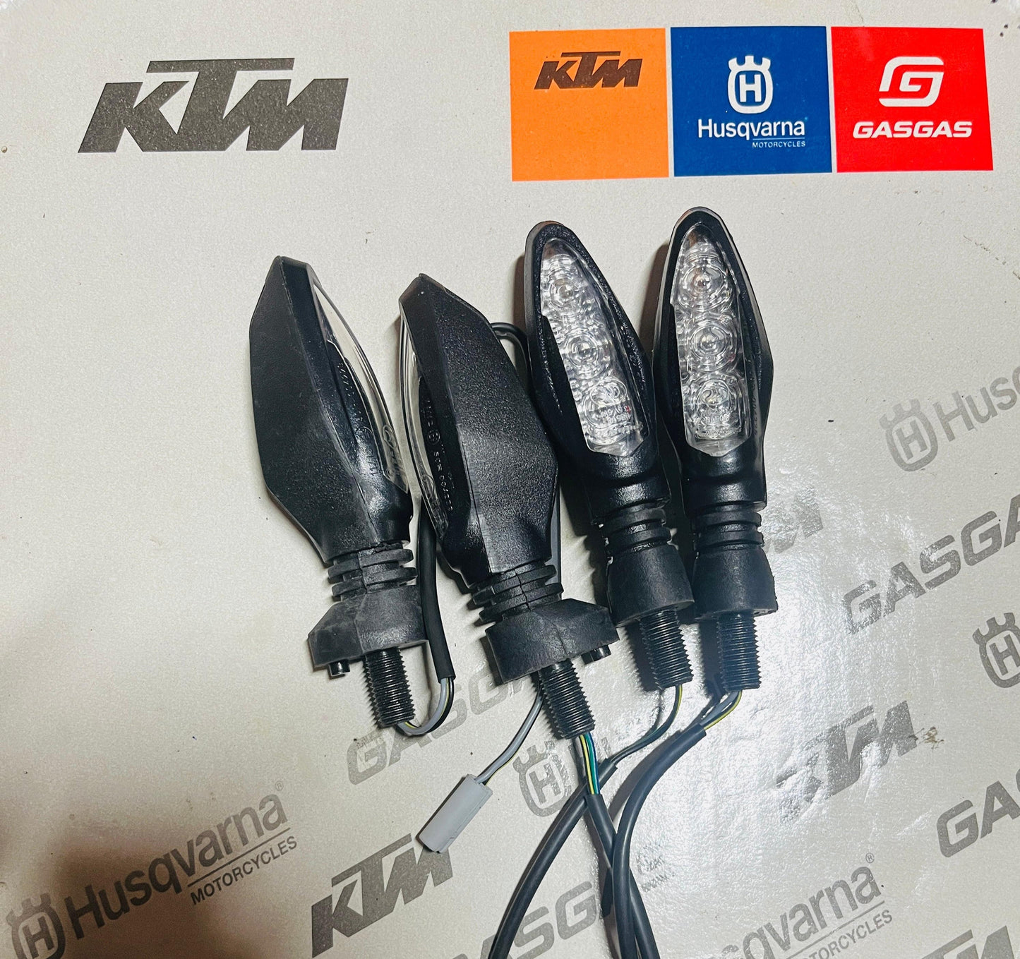 KTM INDICATORS - ORIGINAL -→
OPEN BOX