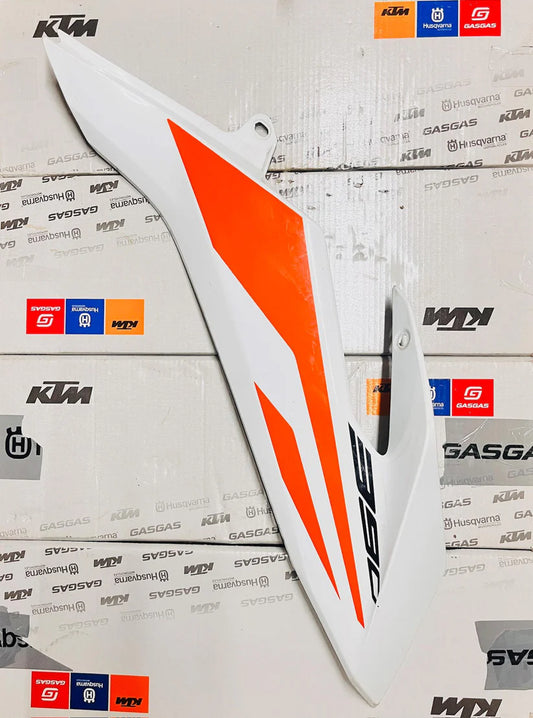 KTM ADVENTURE 390 RIGHT TANK PANEL