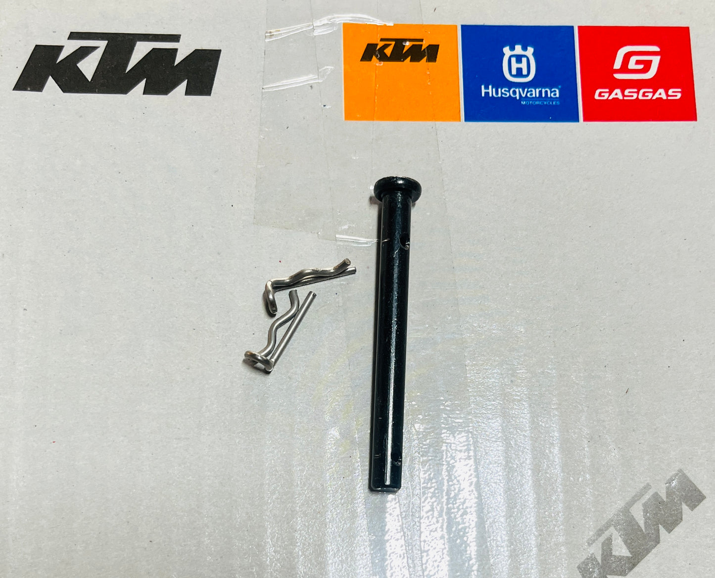 REAR CALIPER PIN + “R” LOCK KIT -PTS14
