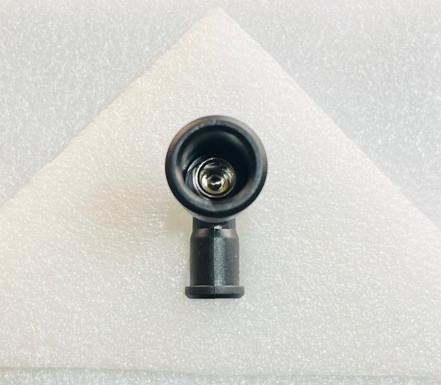 PLUG CAP - CENTER PLUG CAP - NS / RS - DK111011