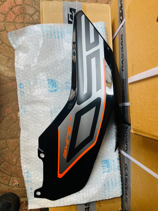 DUKE 250 TANK PANEL GLOSS BLACK + DECAL Part no:-()
