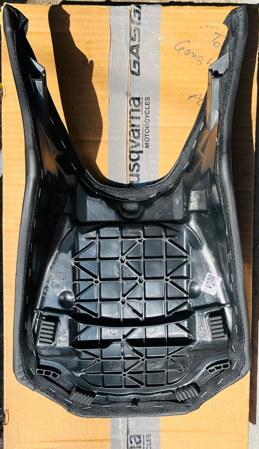 FRONT SEAT - KTM DUKE
GENERATION 2 - JP191000 (DUKE
125/160/200/250/390)