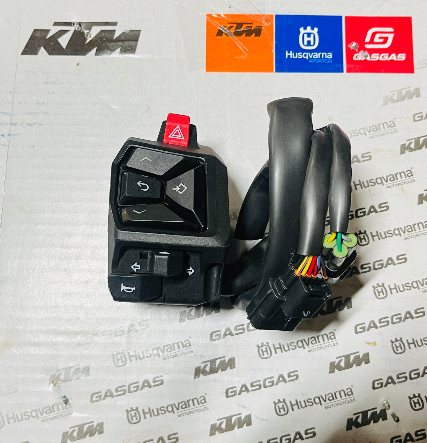 CONTROL SWITCH LEFT - JP401417 - DUKE GEN-3