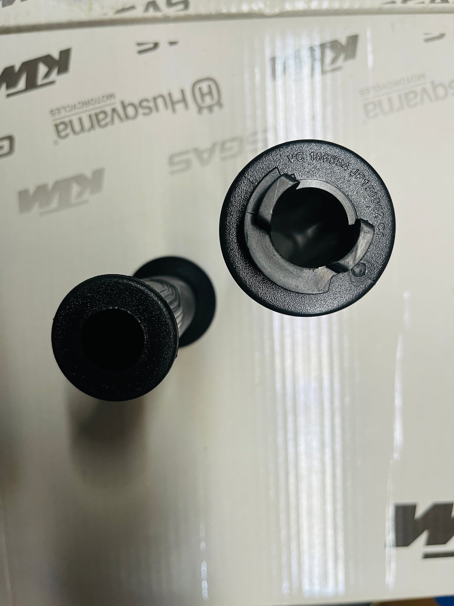 GRIP SET - KTM DUKE GEN-3