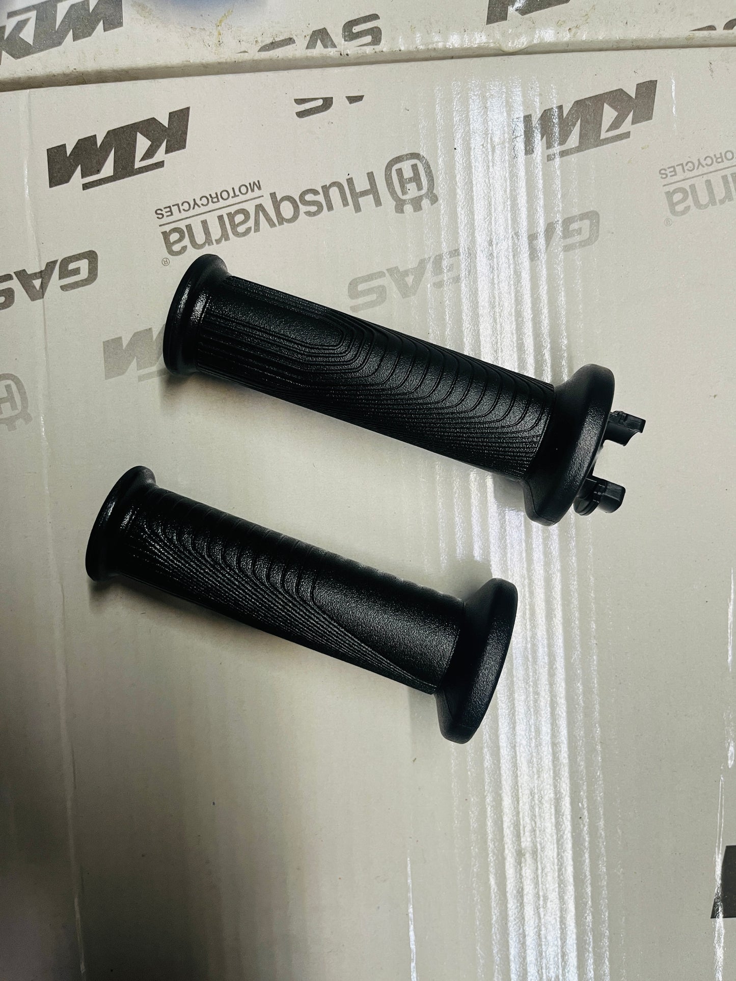 GRIP SET - KTM DUKE GEN-3