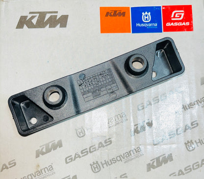 NUMBER PLATE HOLDER - FRONT -
DUKE 390 GEN 3 - JP232842