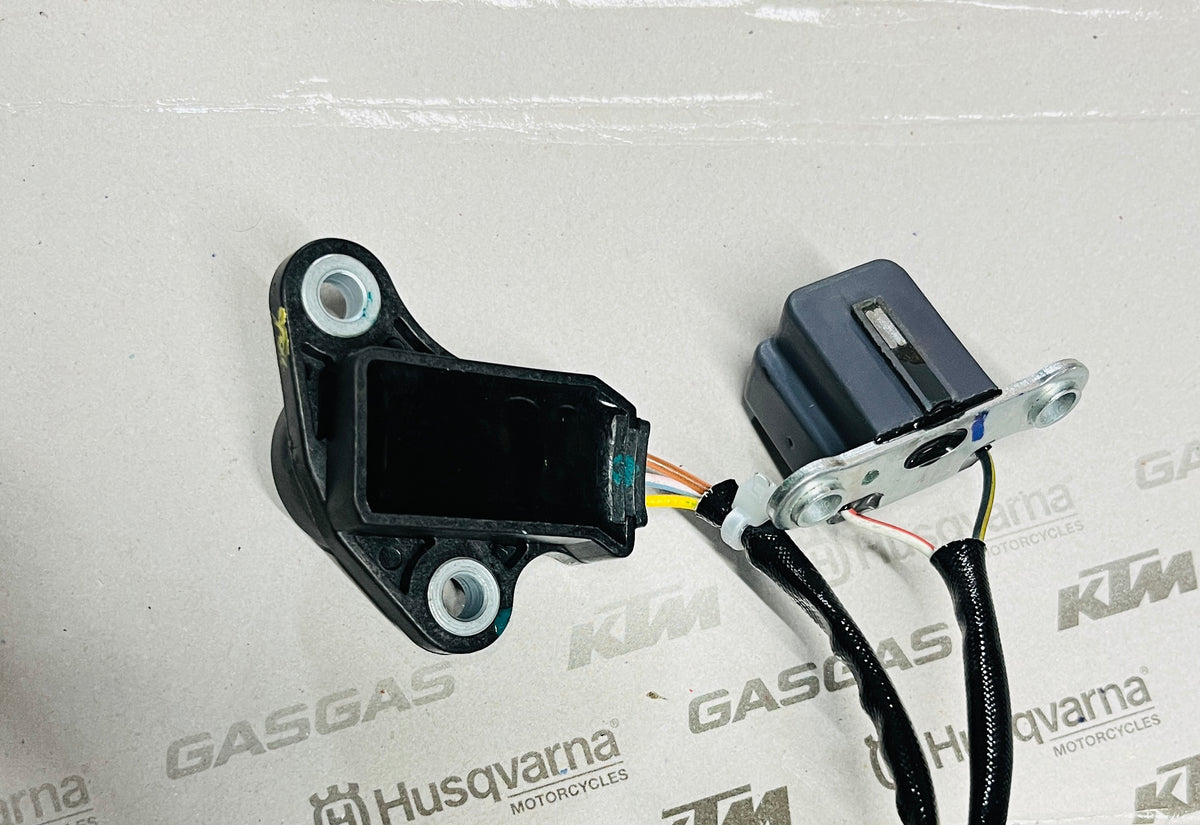 NEUTRAL INDICATOR SWITCH /
GEAR POSITION SENSOR -
JP351010