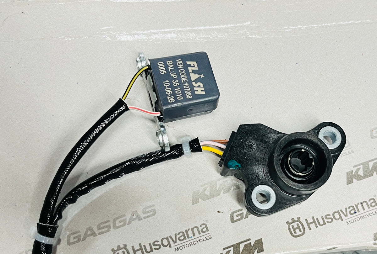 NEUTRAL INDICATOR SWITCH /
GEAR POSITION SENSOR -
JP351010