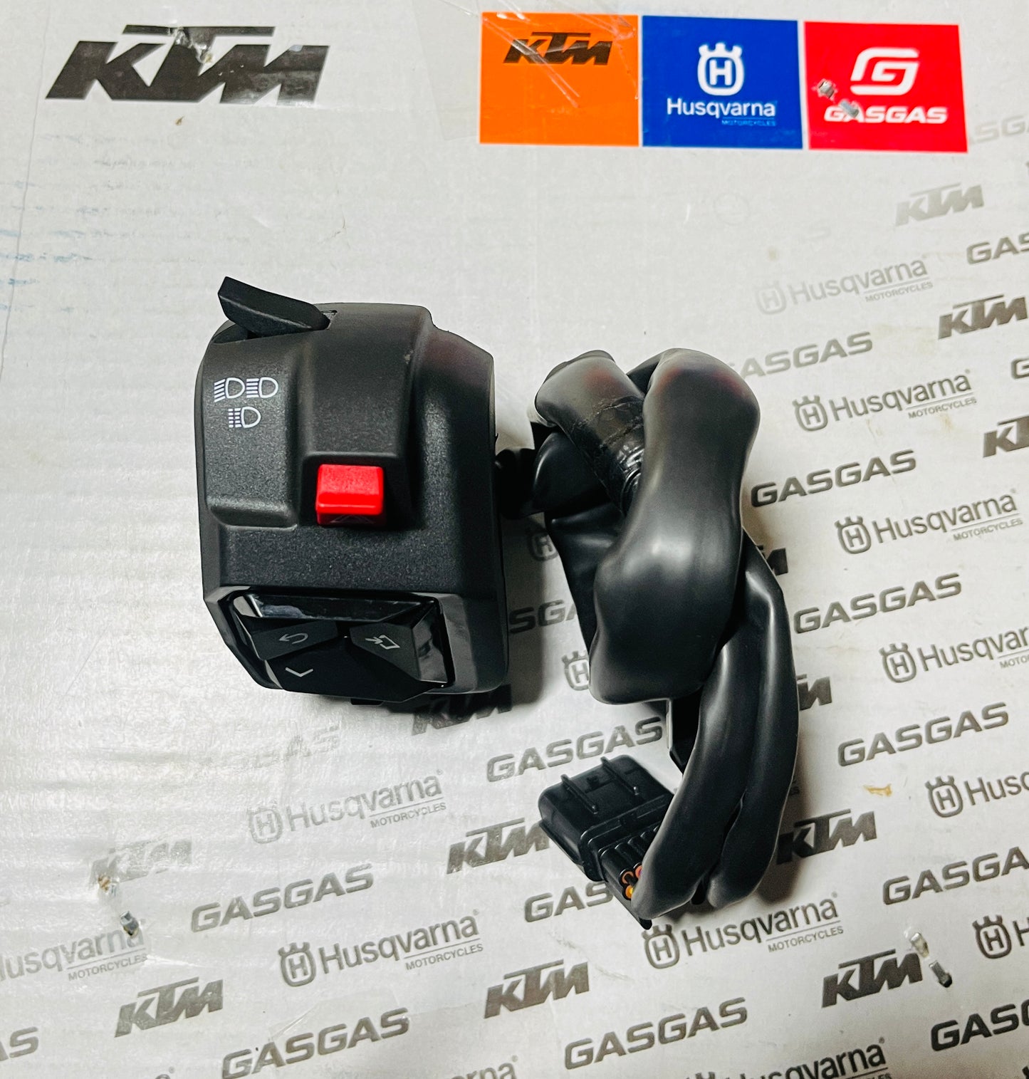 CONTROL SWITCH LEFT - JP401417 - DUKE GEN-3