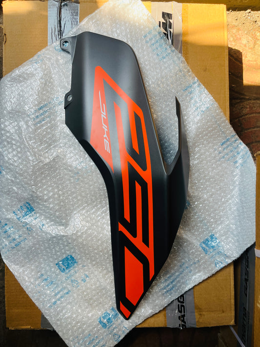 DUKE 250 GALWANO MAT GREY RH TANK PANEL + DECAL Part no:-()