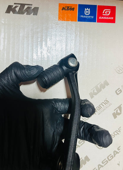 GEAR SHIFTER PEDAL ADVENTURE 390/250 (Part no:- JG561233)