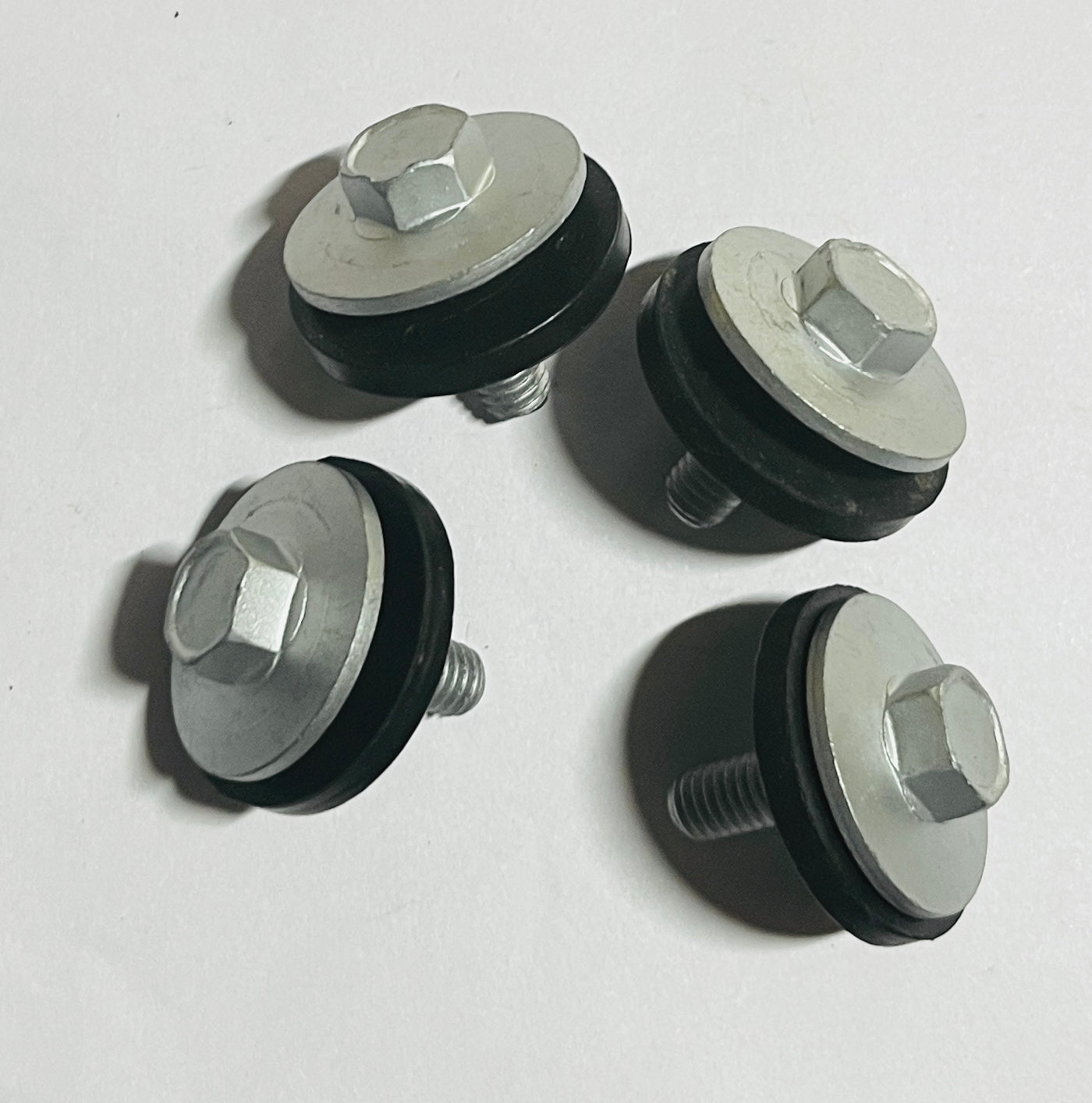 JG511022 VALVE COVER  BOLTS + JG511021 RUBBER WASHERS KTM DUKE