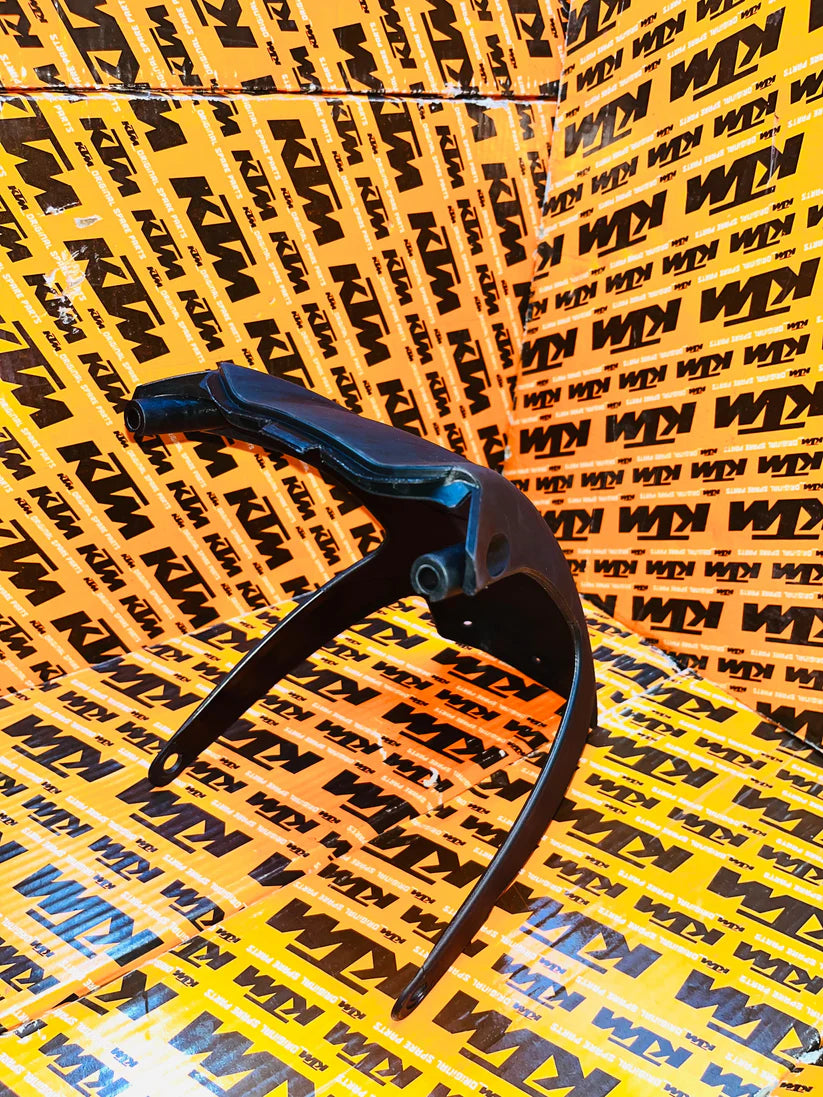 Front fender back cover