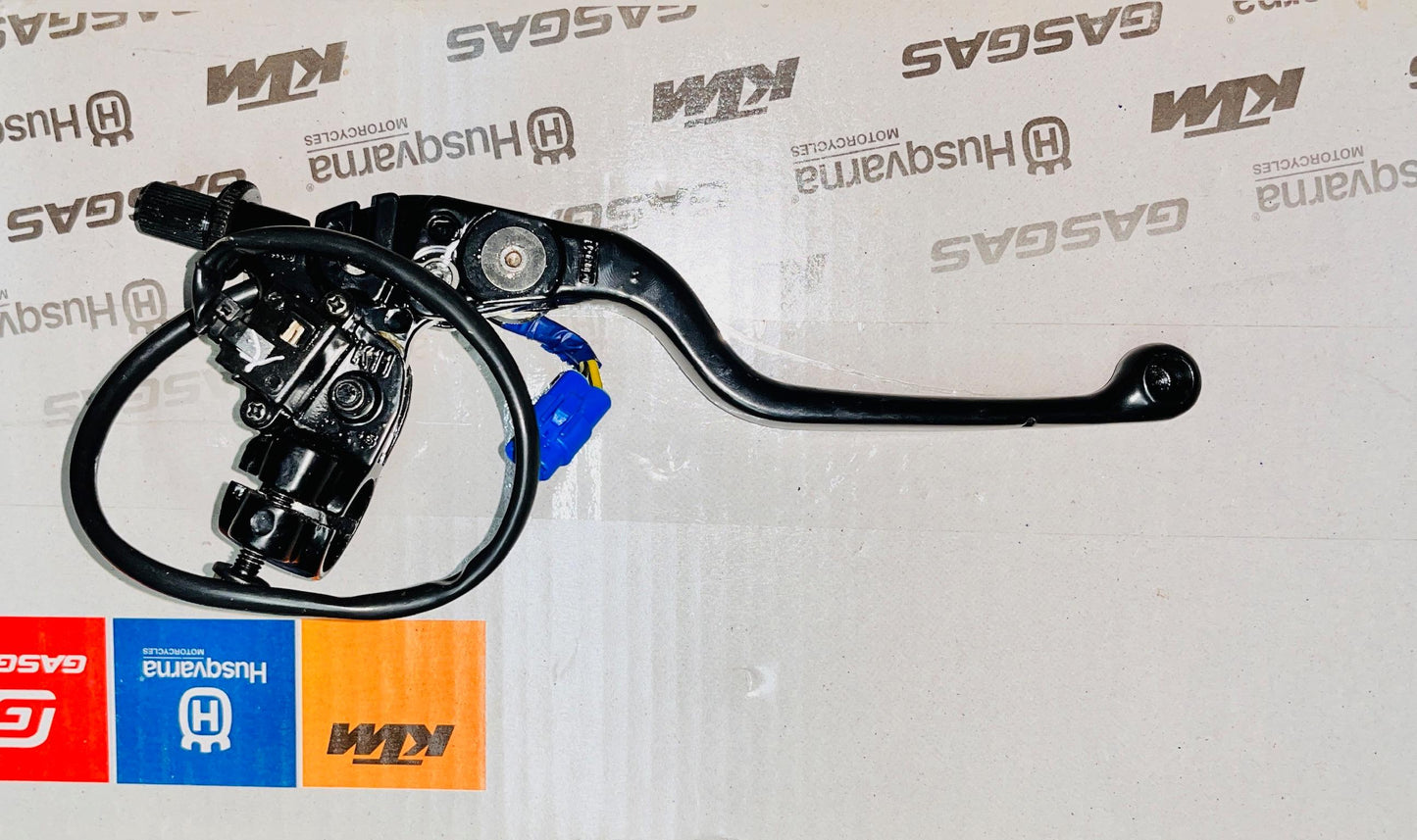 KTM ADJUSTABLE CLUTCH LEVER 5-STEP (JY161008) + YOAK (DJ191082) + CLUTCH SWITCH (JY401404)