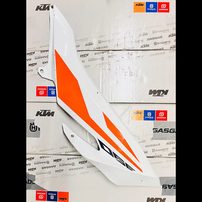 KTM ADVENTURE 390 LEFT TANK PANEL