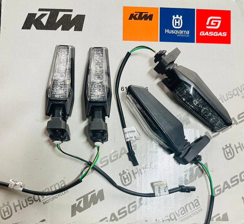 ADVENTURE X INDICATOR SET OF 4