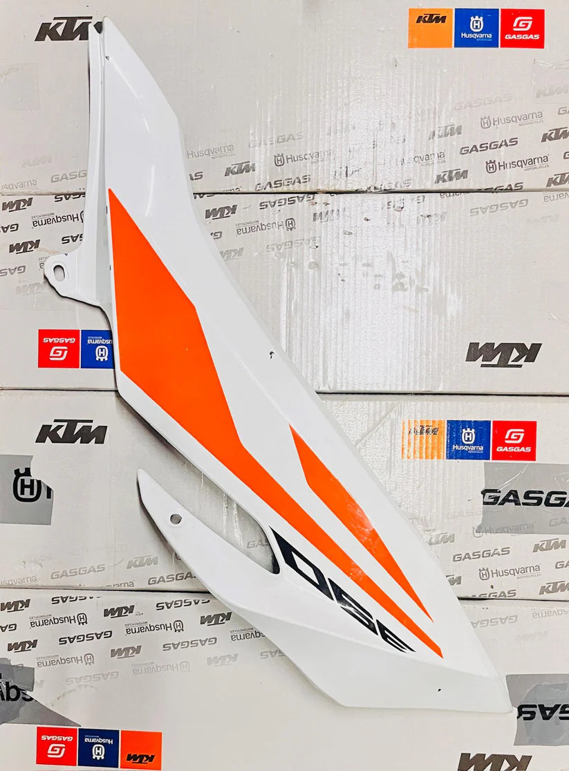 KTM ADVENTURE 390 LEFT TANK PANEL