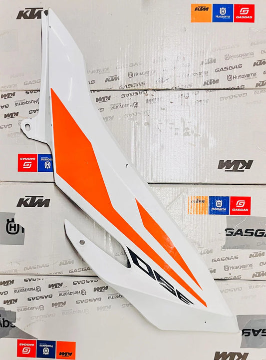 KTM ADVENTURE 390 LEFT TANK PANEL