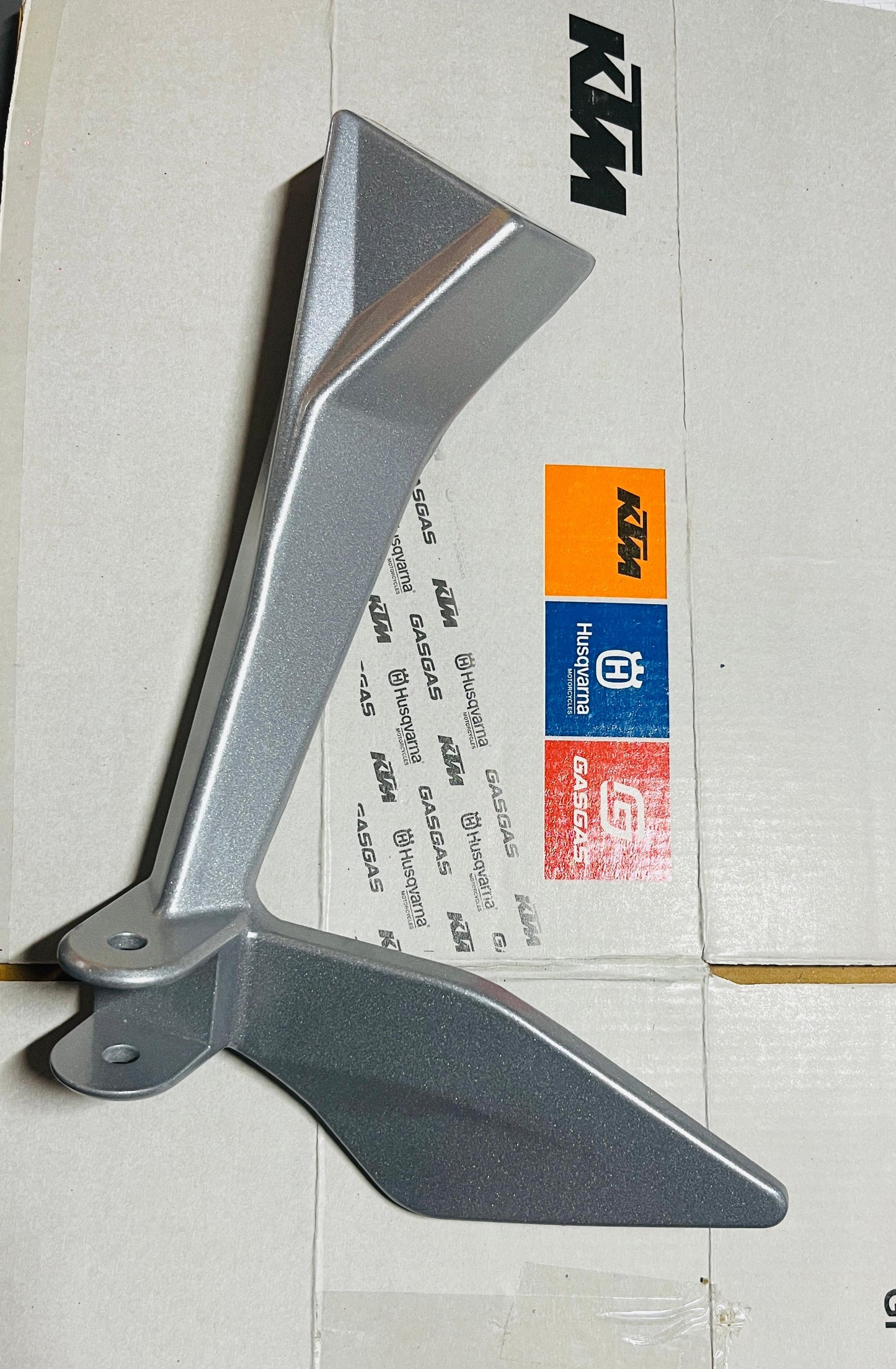 LEFT PILLON STEP KTM DUKE BS3 Part no:-JG113029